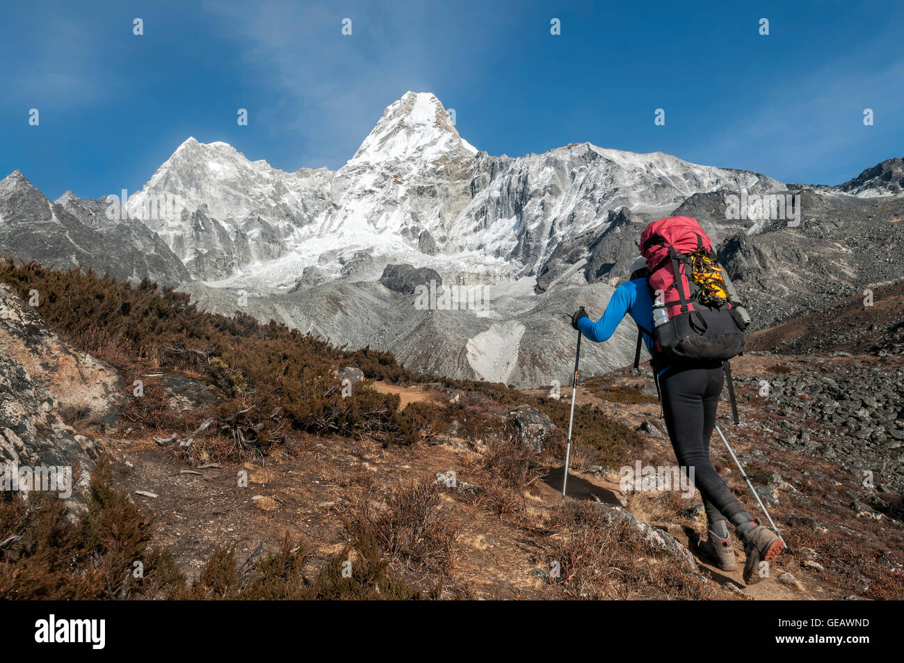 Nepal, Himalaya, Solo Khumbu, mountaineer at Ama Dablam South West