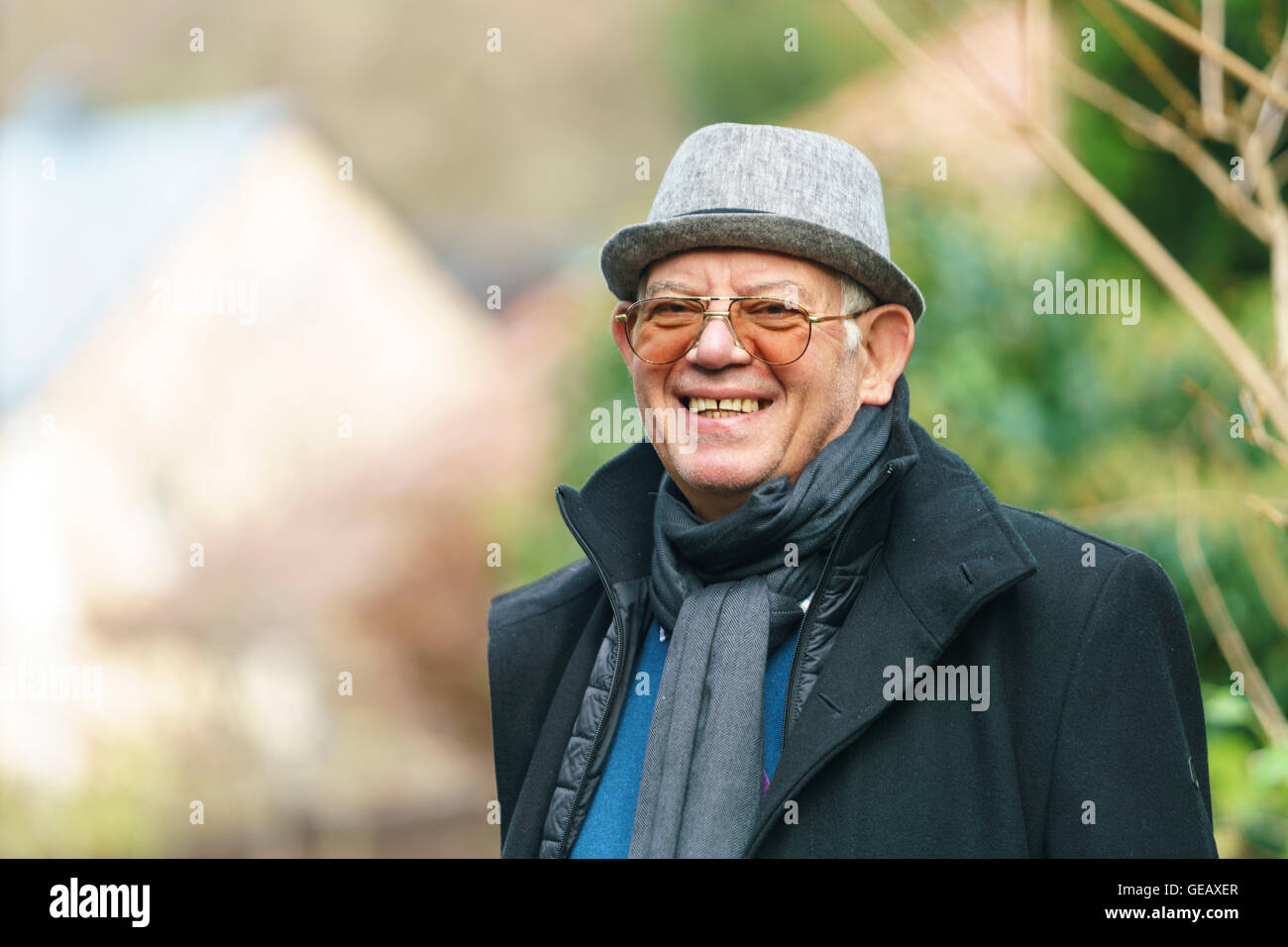 Senior wearing hat hi-res stock photography and images - Alamy