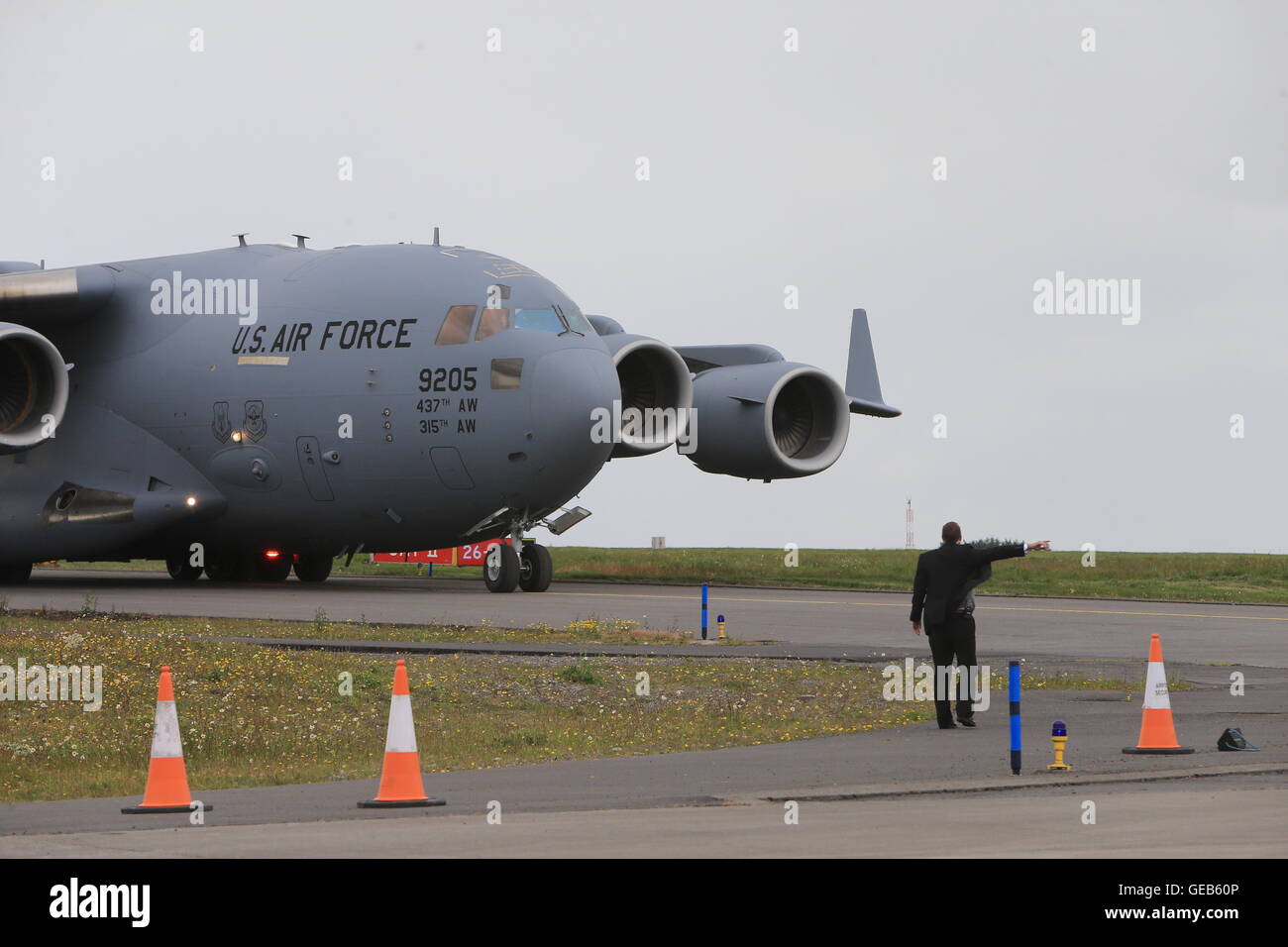 The Boeing C-17 Globemaster III is a large military transport aircraft ...