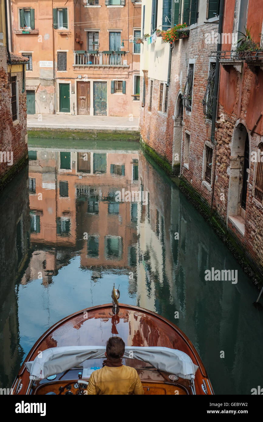 Motorboat venice canal hi-res stock photography and images - Alamy