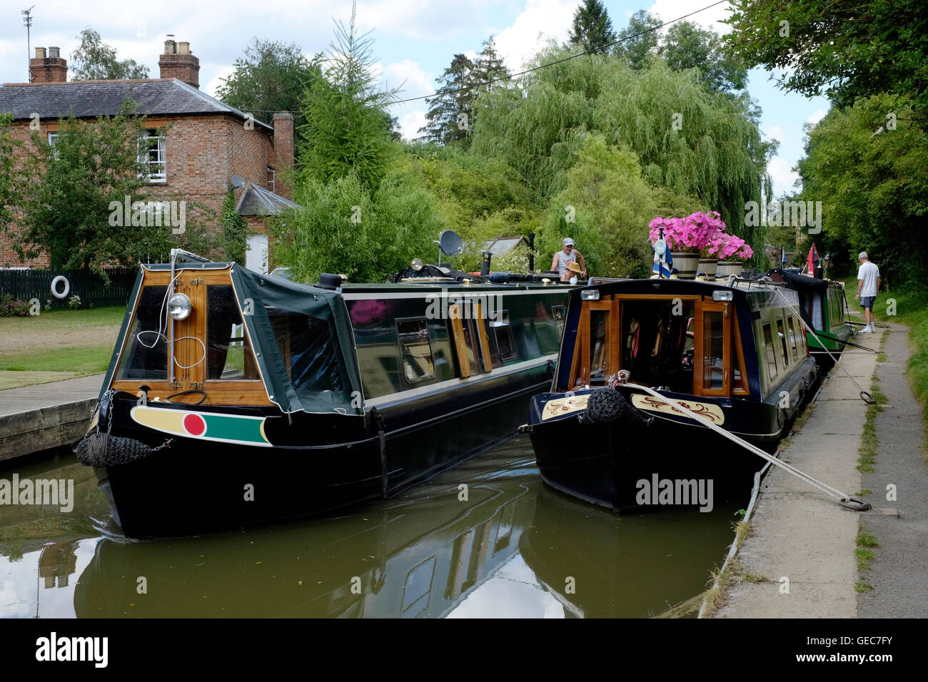 narrow boats on the oxford canal at cropredy near banbury england uk