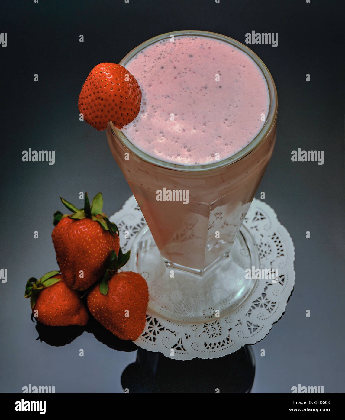 Straw berry ice cream soda Stock Photo Alamy