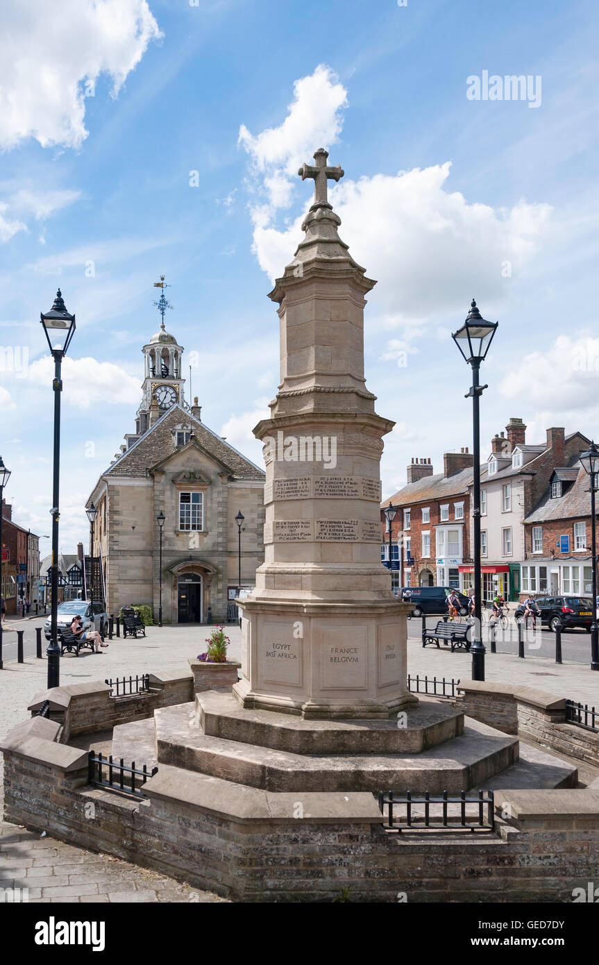 War memorial and Georgian Town Hall, Market Place, Brackley ...