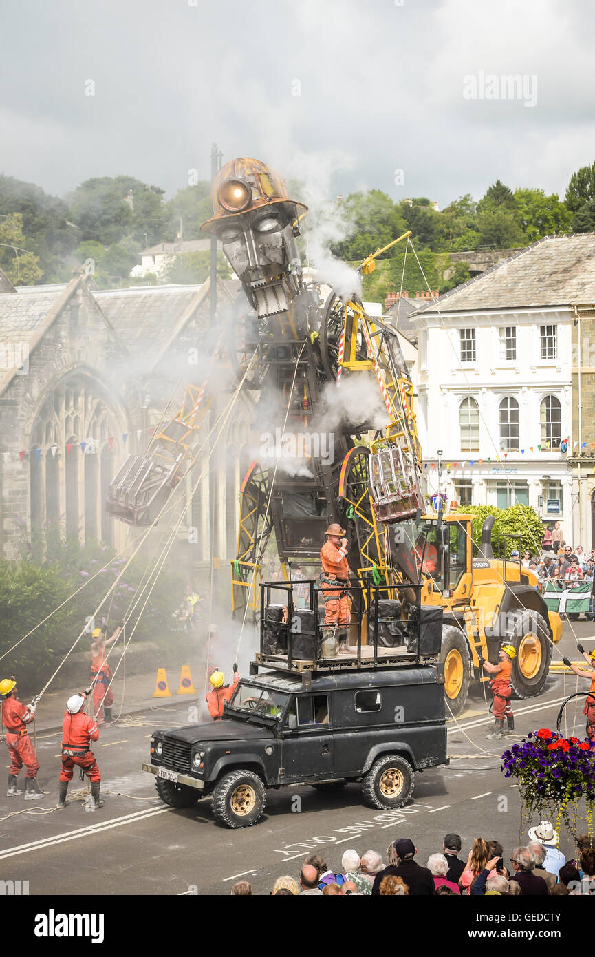 The UK's larged mechanical puppet ever built in Britain, Cornish Man Mining Engine, is unveilled in Tavistock to hundreds of people. Stock Photo