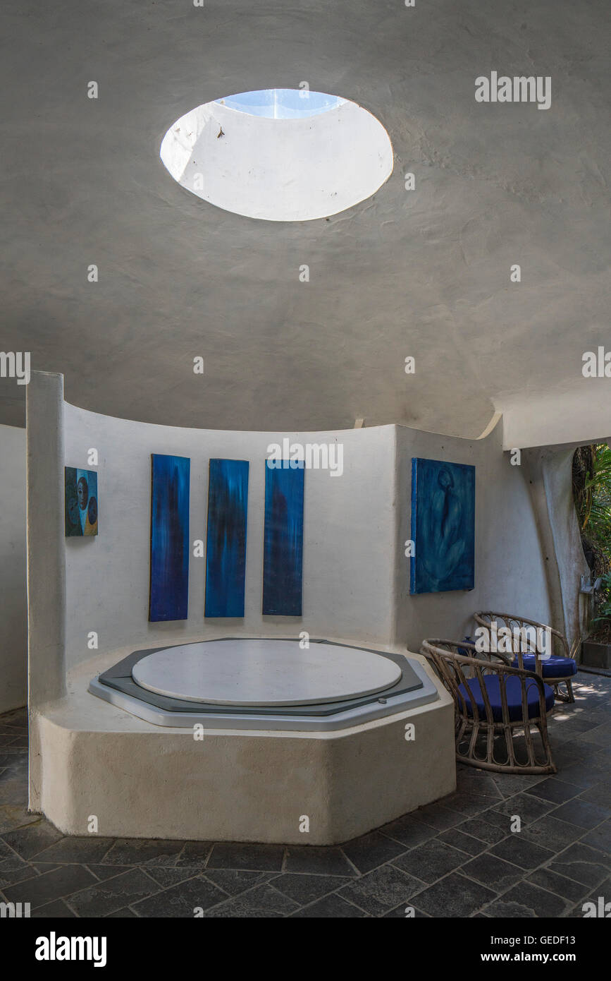 Round bath made of concrete with round skylight. Eco Dome, Peka Peka