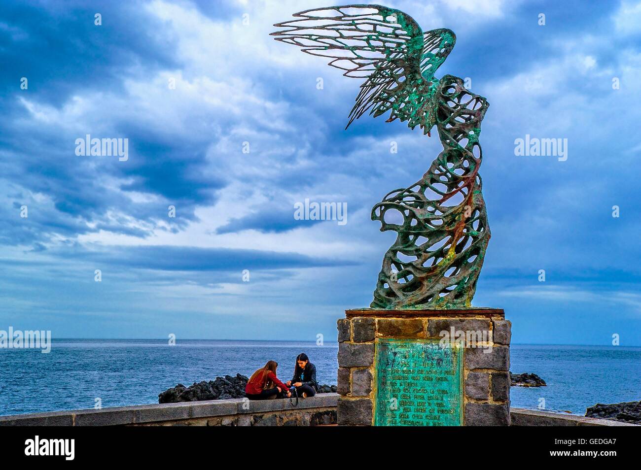 Italy Sicily Giardini Naxos - Lungomare Schisò Statua di Carmelo Mendola La  Nike Stock Photo - Alamy