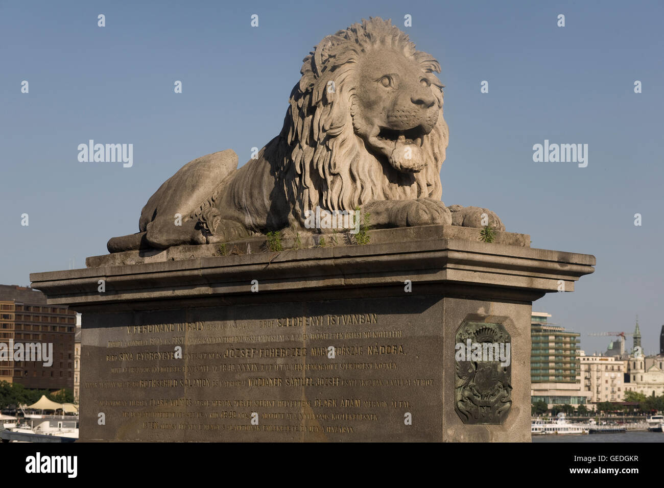 Lion statue on Chain bridge Stock Photo Alamy
