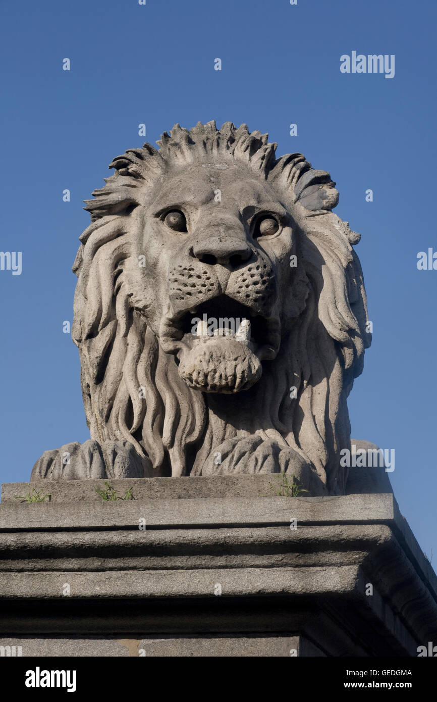 Statue lion on lion bridge hires stock photography and images Alamy