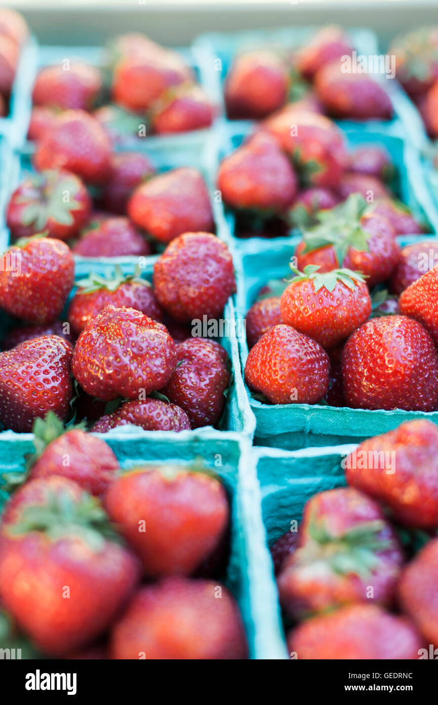 Strawberries food market hi-res stock photography and images - Alamy