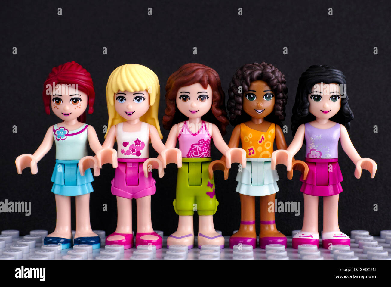Tambov, Russian Federation - April 01, 2016 Lego friends girl - Andrea, Emma,  Mia, Olivia and Stephanie, standing in a row Stock Photo - Alamy