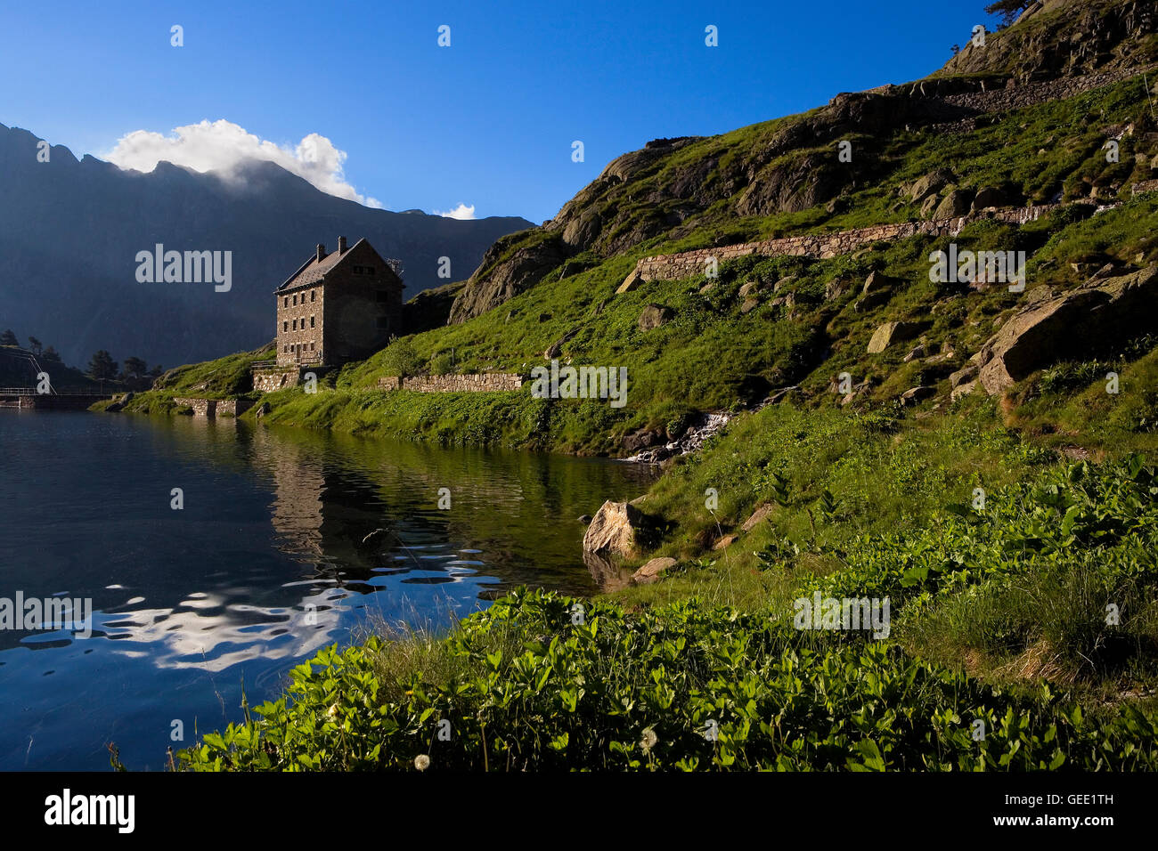 Estany Era Restanca and Restanca´s refuge,Aran Valley, Aigüestortes and Estany de Sant Maurici National Park,Pyrenees, Lleida pr Stock Photo