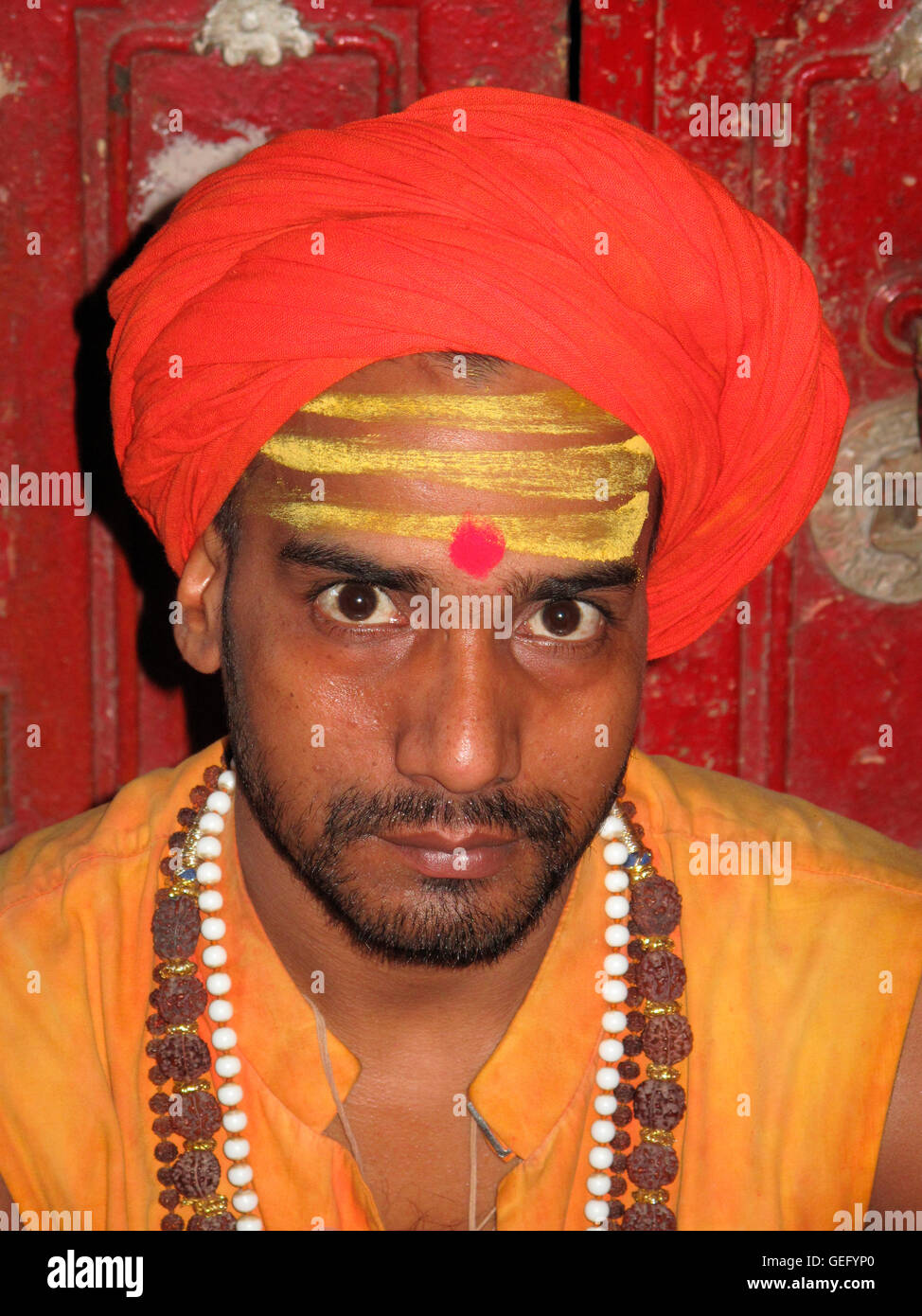 Portrait of a indian man hi-res stock photography and images - Alamy