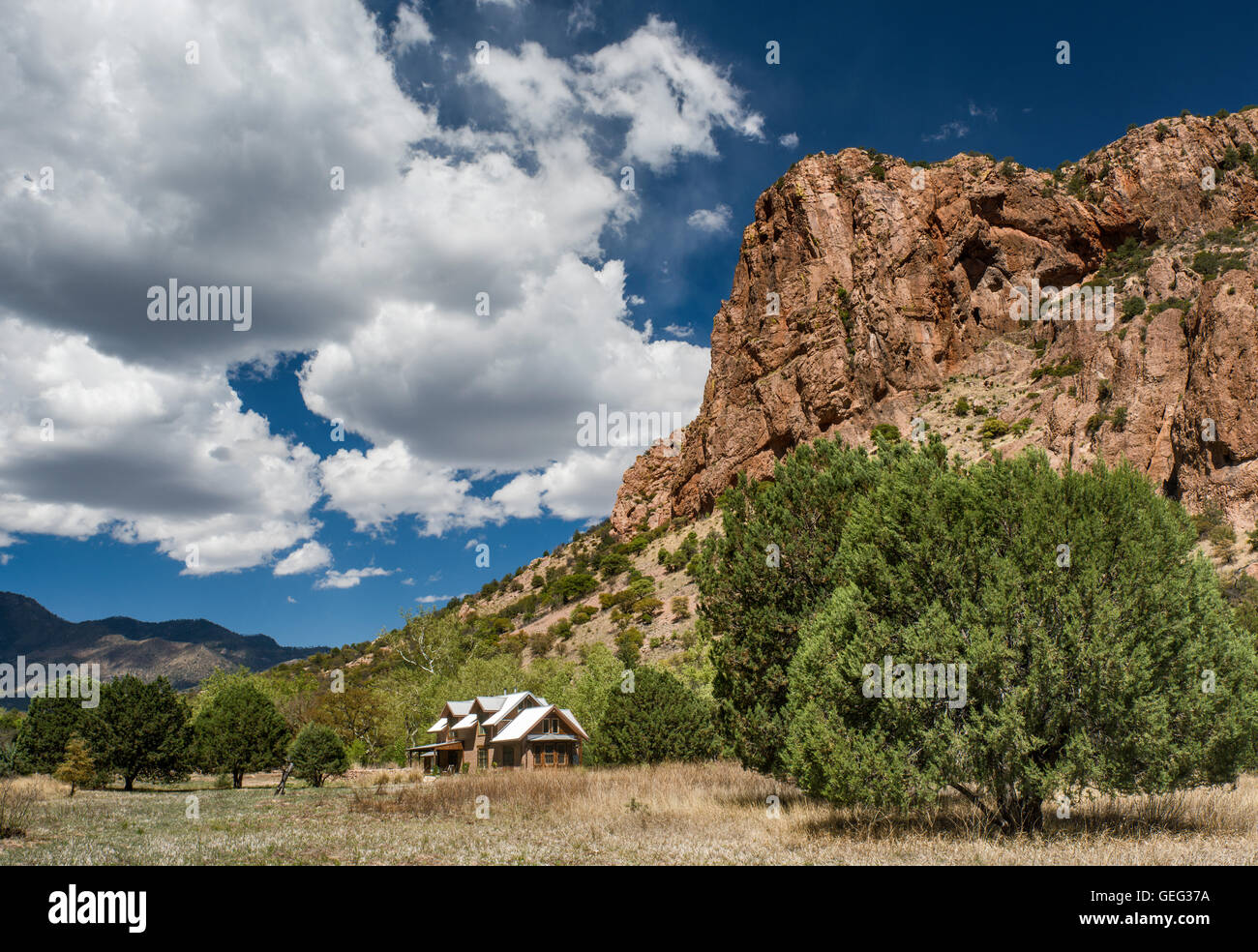 Canyon creek mountains hires stock photography and images Alamy