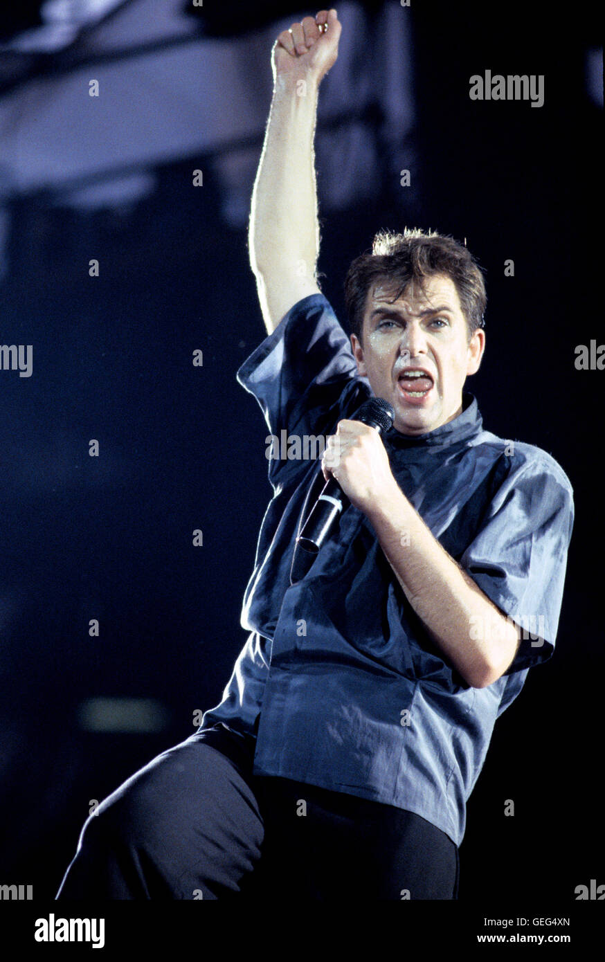 Peter Gabriel photographed by Gary Gershoff performing at Amnesty in ...