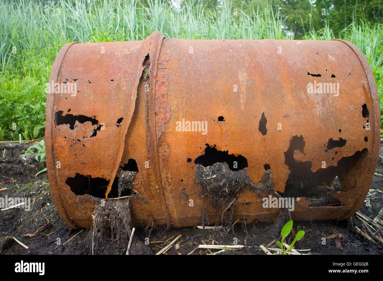 Old oil tank hi-res stock photography and images - Alamy