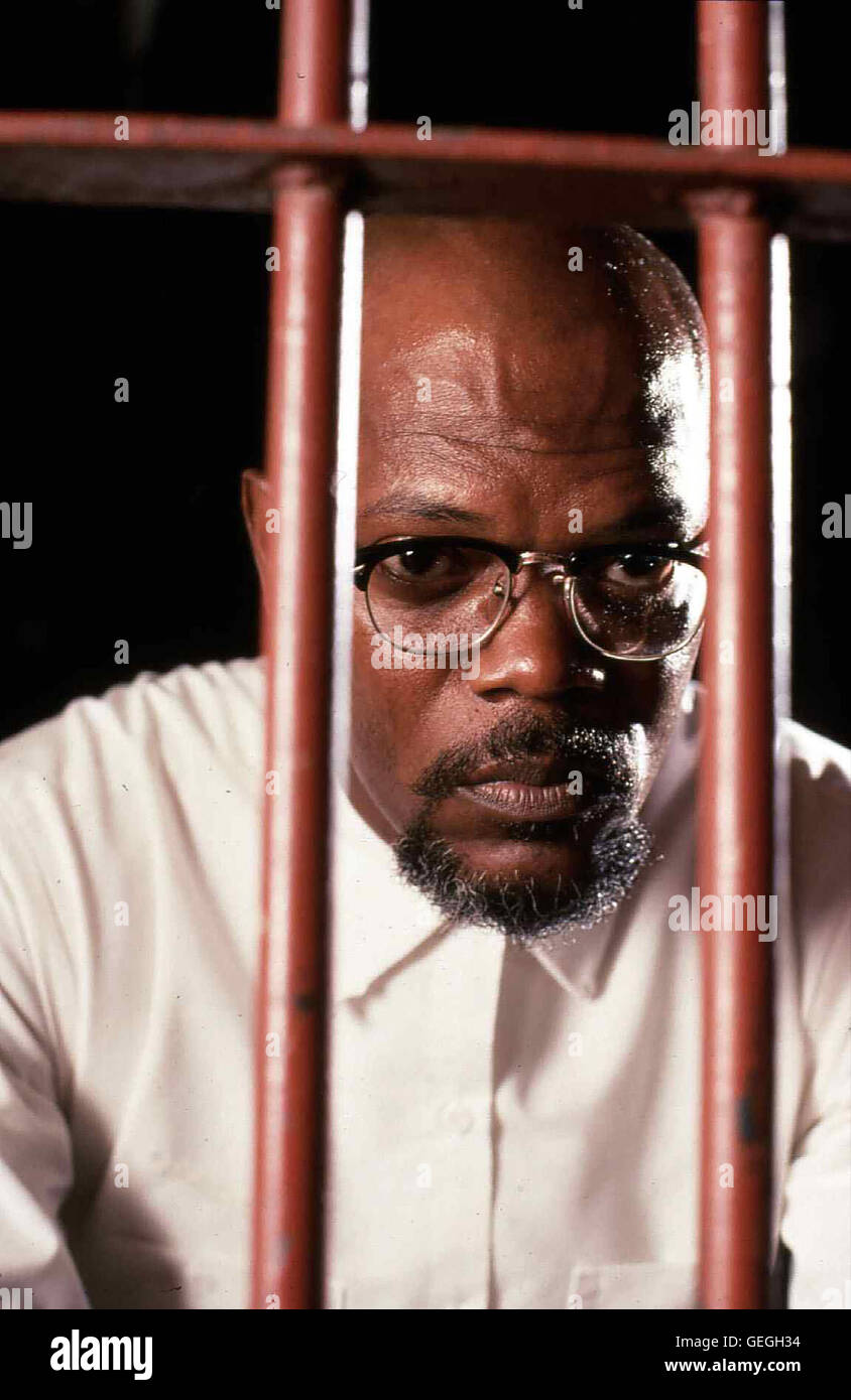 Samuel L. Jackson Jamaal X (Samuel L. Jackson) versucht auf die brutalen Praktiken aufmerksam zu machen, unter denen vor allem die farbigen Gefangenen leiden. *** Local Caption *** 1994, Against The Wall, Against The Wall Stock Photo