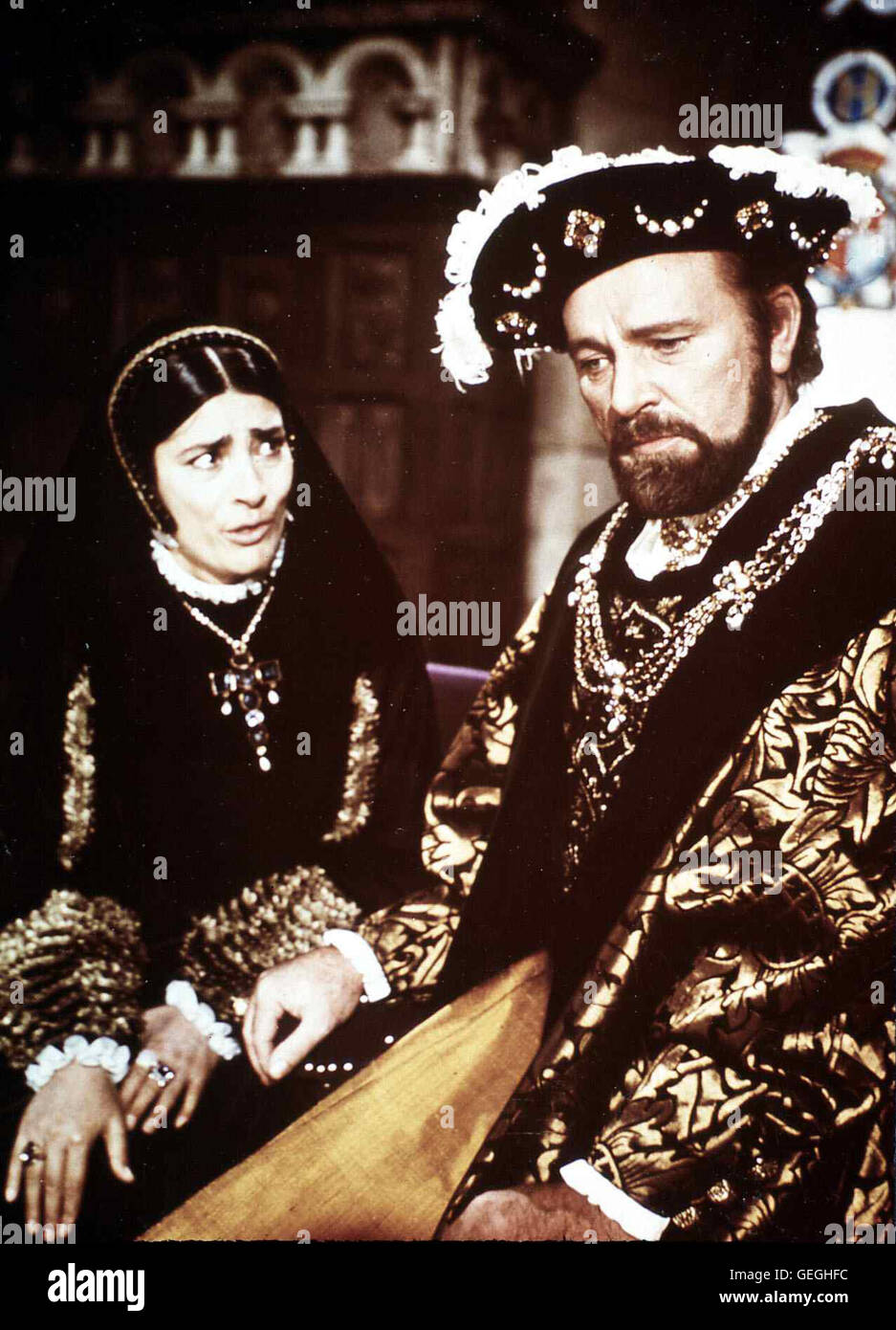 Katharina von Aragon (Irene Papas), Heinrich VIII. von England (Richard Burton) *** Local Caption *** 1969, 1960er, 1960s, Anne Of The Thousand Days, Film, Katharine of Aragon, King Henry VIII, König Heinrich VIII, Koenigin Fuer 1000 Tage Stock Photo