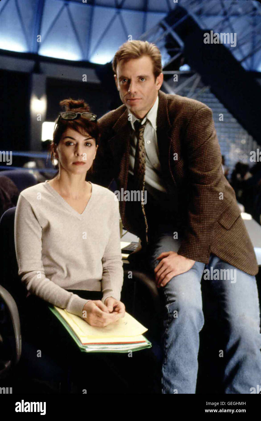 Annabella Sciorra Michael Biehn Local Caption 1997 Asteroid Asteroid Tod Aus Dem All Stock Photo Alamy