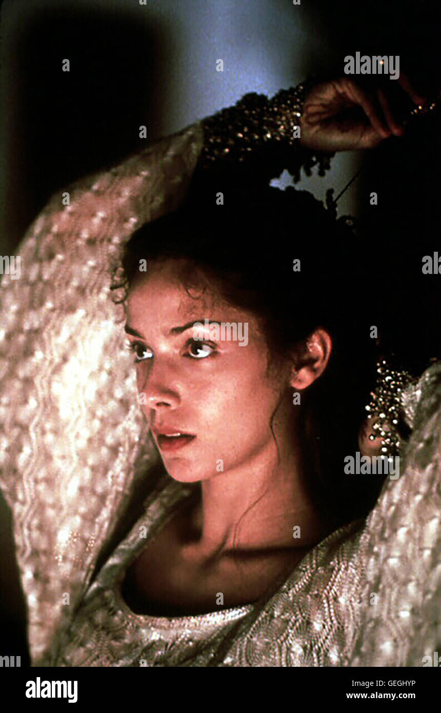 Mili Avital Doch Scheherezade (Mili Avital) erfaehrt von dem Vorhaben und beginnt dem Sultan Geschichten zu erzaehlen, um ihren Tod zu entrinnen. *** Local Caption *** 2000, Arabian Nights, Arabian Nights - Abenteuer Aus 1001 Nacht Stock Photo