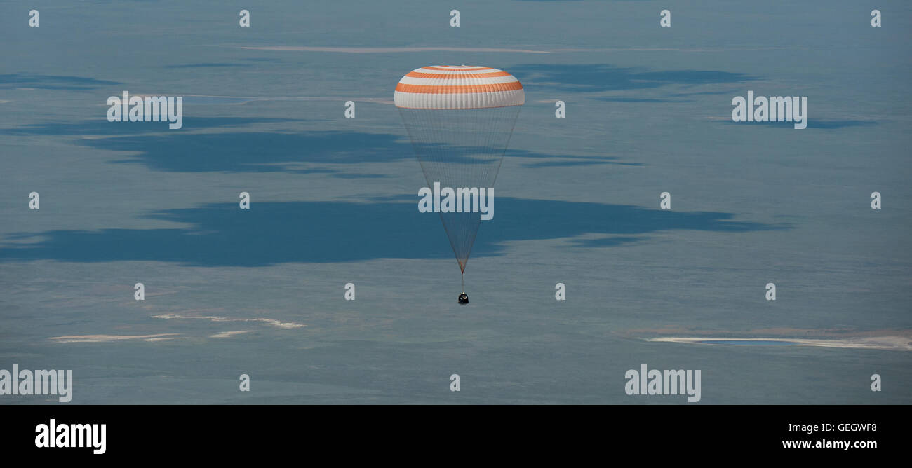 Expedition 47 Soyuz TMA-19M Landing  06180018 Stock Photo