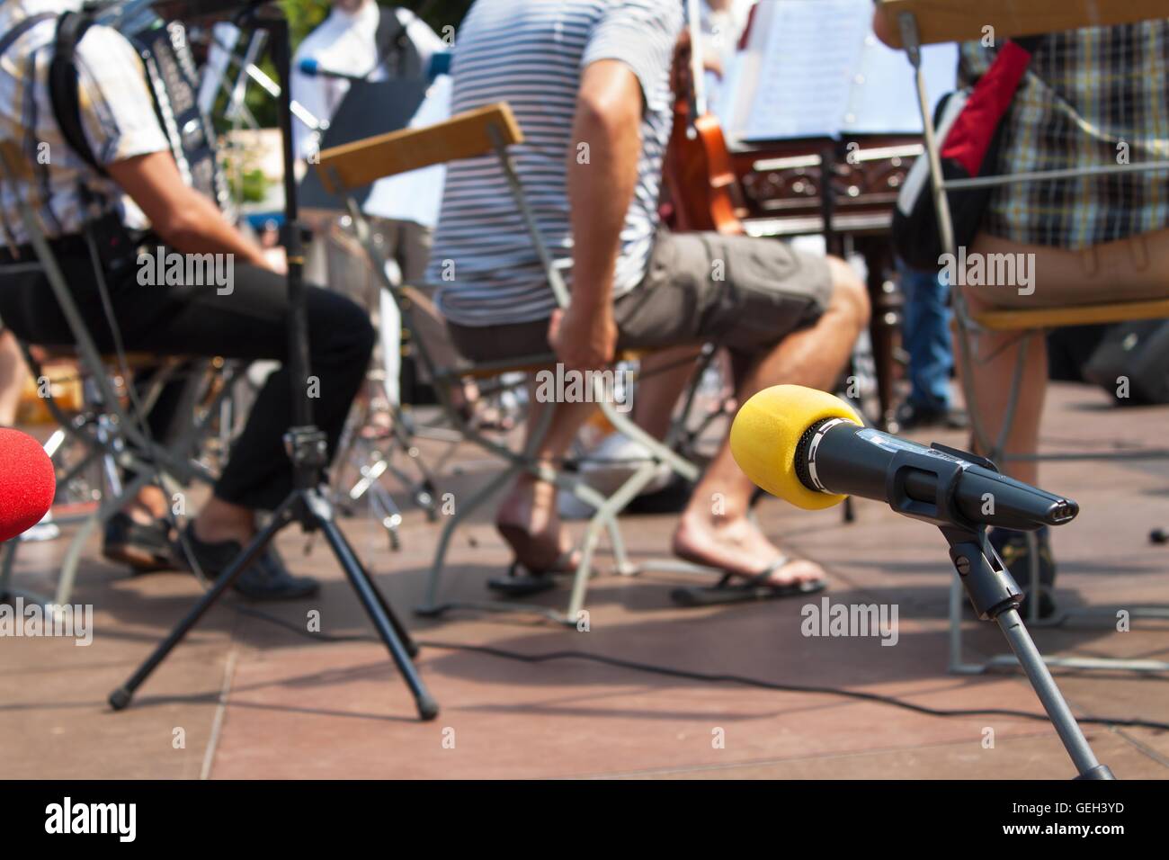 Public speaker crowd outdoor microphone hi-res stock photography and ...
