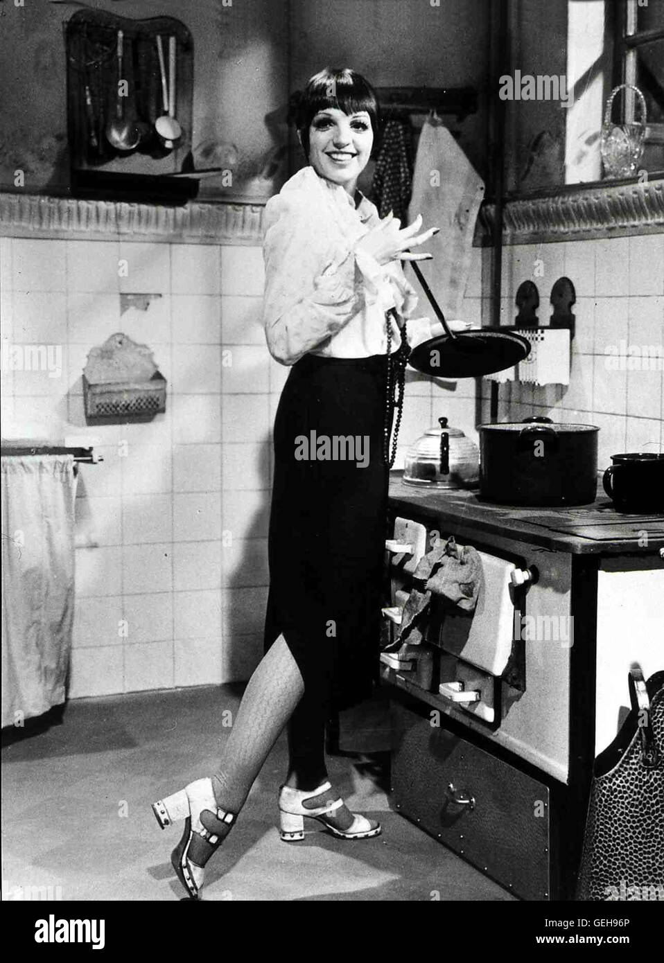 Liza Minnelli  *** Local Caption *** 1972, 1970er, 1970s, Cabaret, Film, Kueche, Küche, Musical, kitchen, portrait, Cabaret Stock Photo