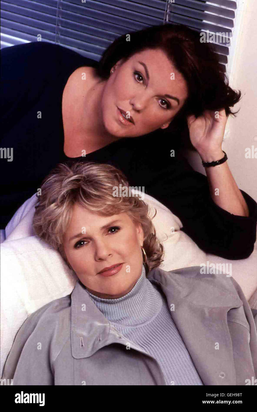 Cagney (Sharon Gless, unten) und Lacey (Tyne Daly)       *** Local Caption *** 1994, Cagney & Lacy: True Convictions, Cagney & Lacy: ...Und Nichts Als Die Wahrheit Stock Photo