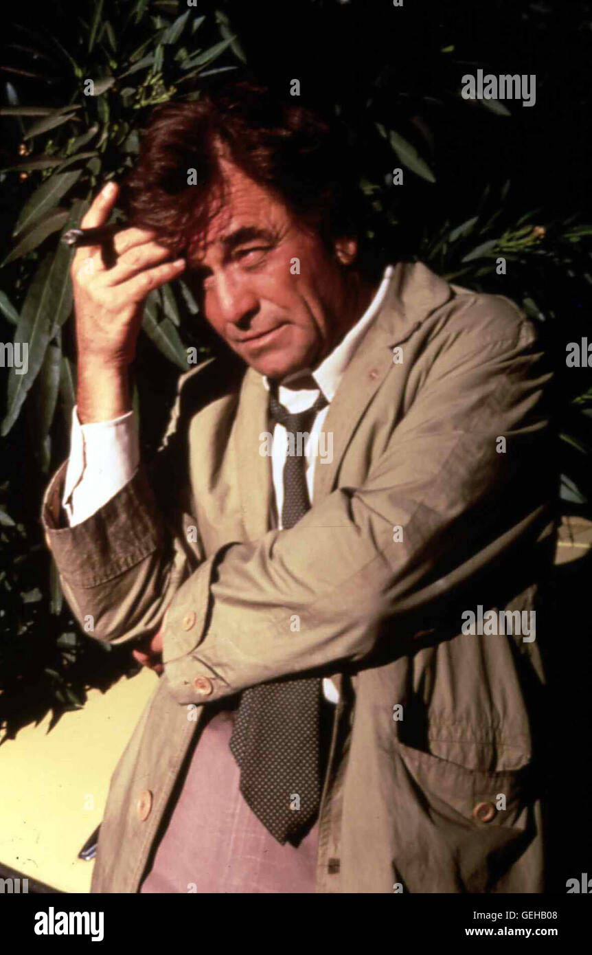 PETER FALK, 1992   Inspektor Columbo (Peter Falk) sieht man niemals ohne sein Erkennungszeichen, den zerknitterten Trenchcoat. *** Local Caption *** 1992, Columbo: A Bird In The Hand, Columbo - Ein Spatz In Der Hand Stock Photo