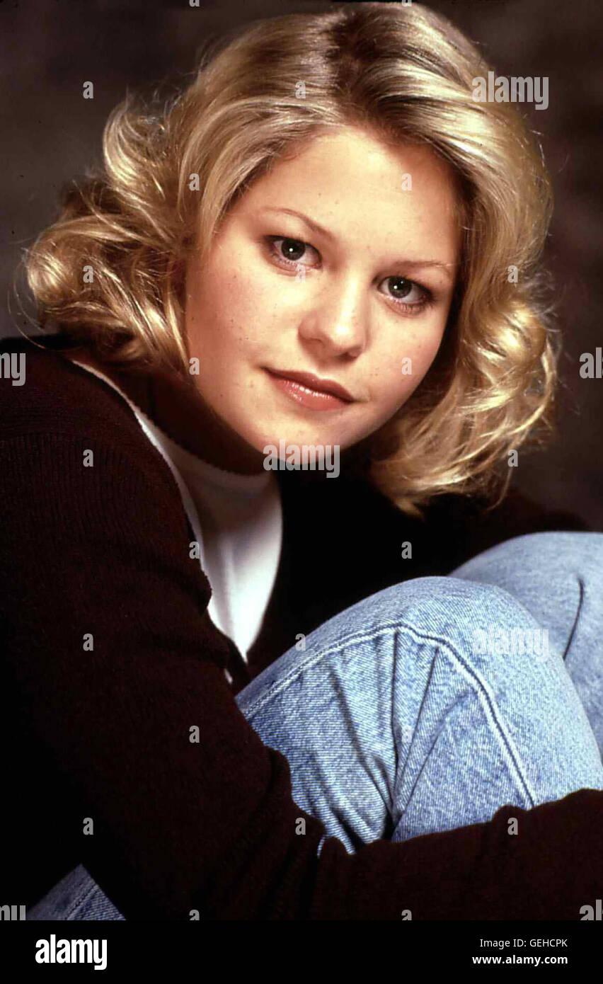 Candace Cameron Bure Obwohl ihr keiner so recht glauben will, zieht Melissa Connell (Candace Cameron Bure) gegen ihren Vergewaltiger vor Gericht. *** Local Caption *** 1996, Freshman Fall, Gedemuetigt! ... Und Keiner Wird Ihr Glauben Stock Photo