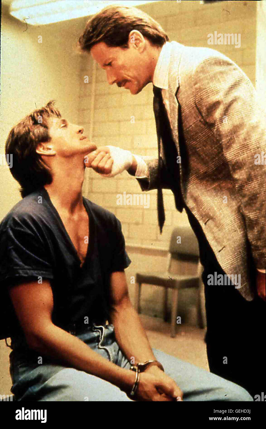 Eric Roberts, Peter Strauss Polizist Max Cole (Peter Strauss,r) ist felsenfest davon überzeugt, dass Cal Harper (Eric Roberts) ein gesuchter Vergewaltiger und Mörder ist. *** Local Caption *** 1991, Fugitive Among Us, Erbitterte Jagd Stock Photo