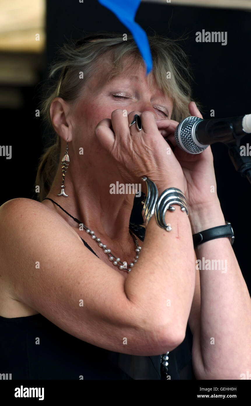 Rosie Nimmo, accompanied by guitarist Stuart Allardyce, performing at the Mardi Gras, part of the Edinburgh Jazz Festival. Stock Photo