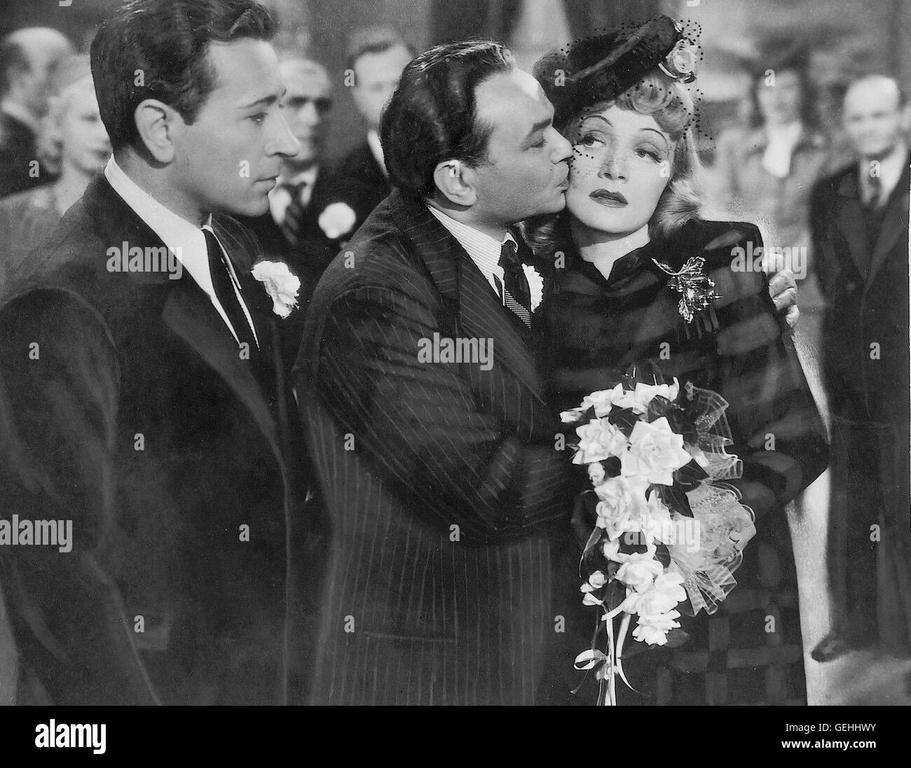 George Raft, Edward G. Robinson, Marlene Dietrich *** Local Caption *** 1941, Manpower, Herzen In Flammen Stock Photo