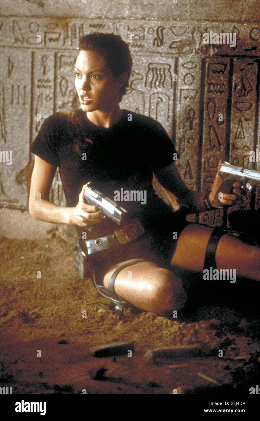 Lara Croft (Angelina Jolie) *** Local Caption *** 2001, Lara Croft: Tomb Raider, Lara Croft: Tomb Raider Stock Photo