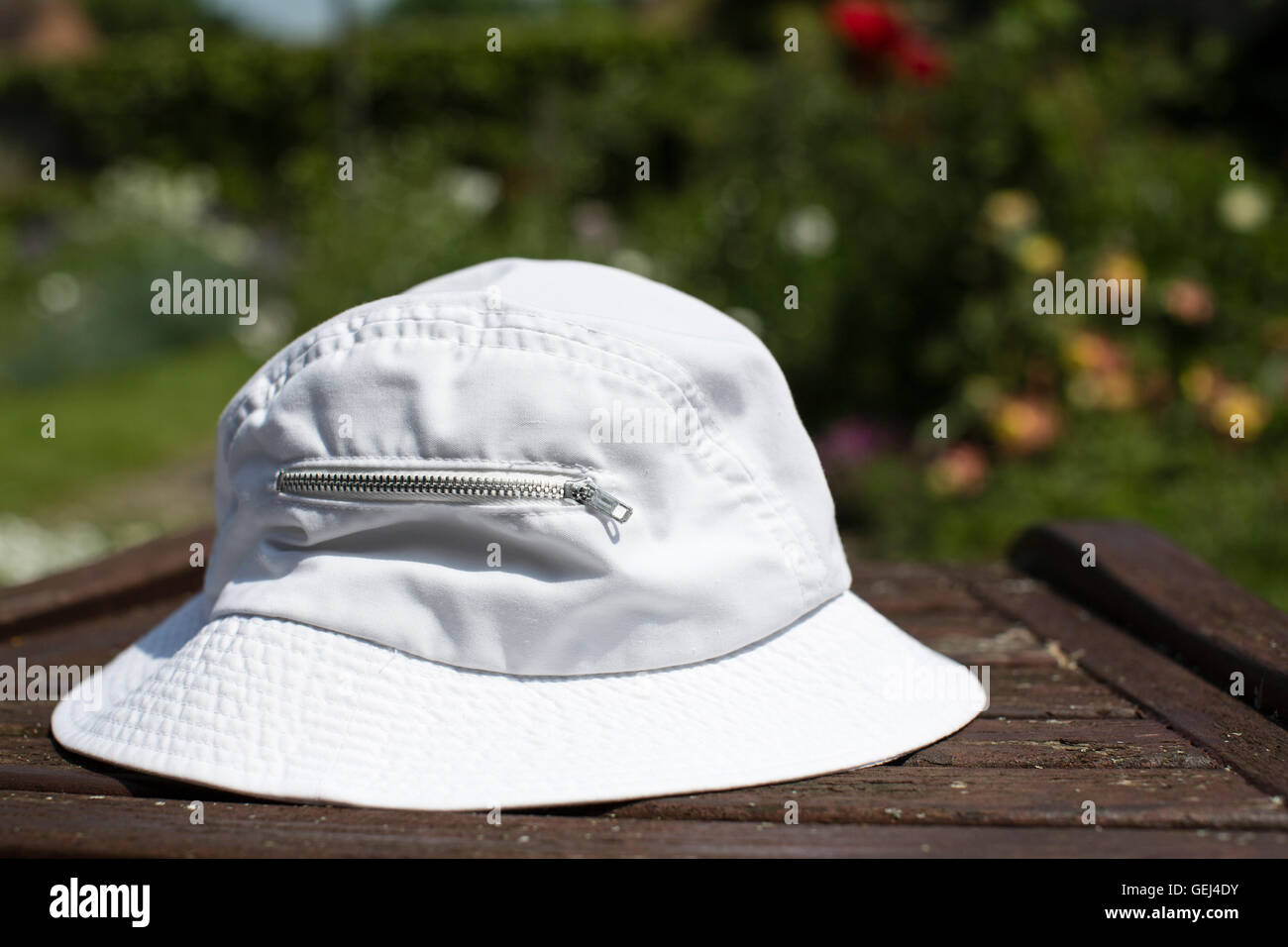 white floppy hat uk