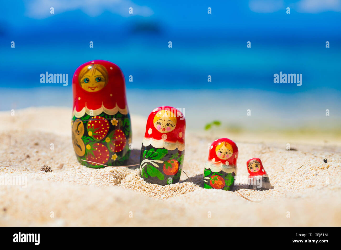 Photo Rows Puzzle Russian Dolls Matrioshka Souvenir Untouched Tropical