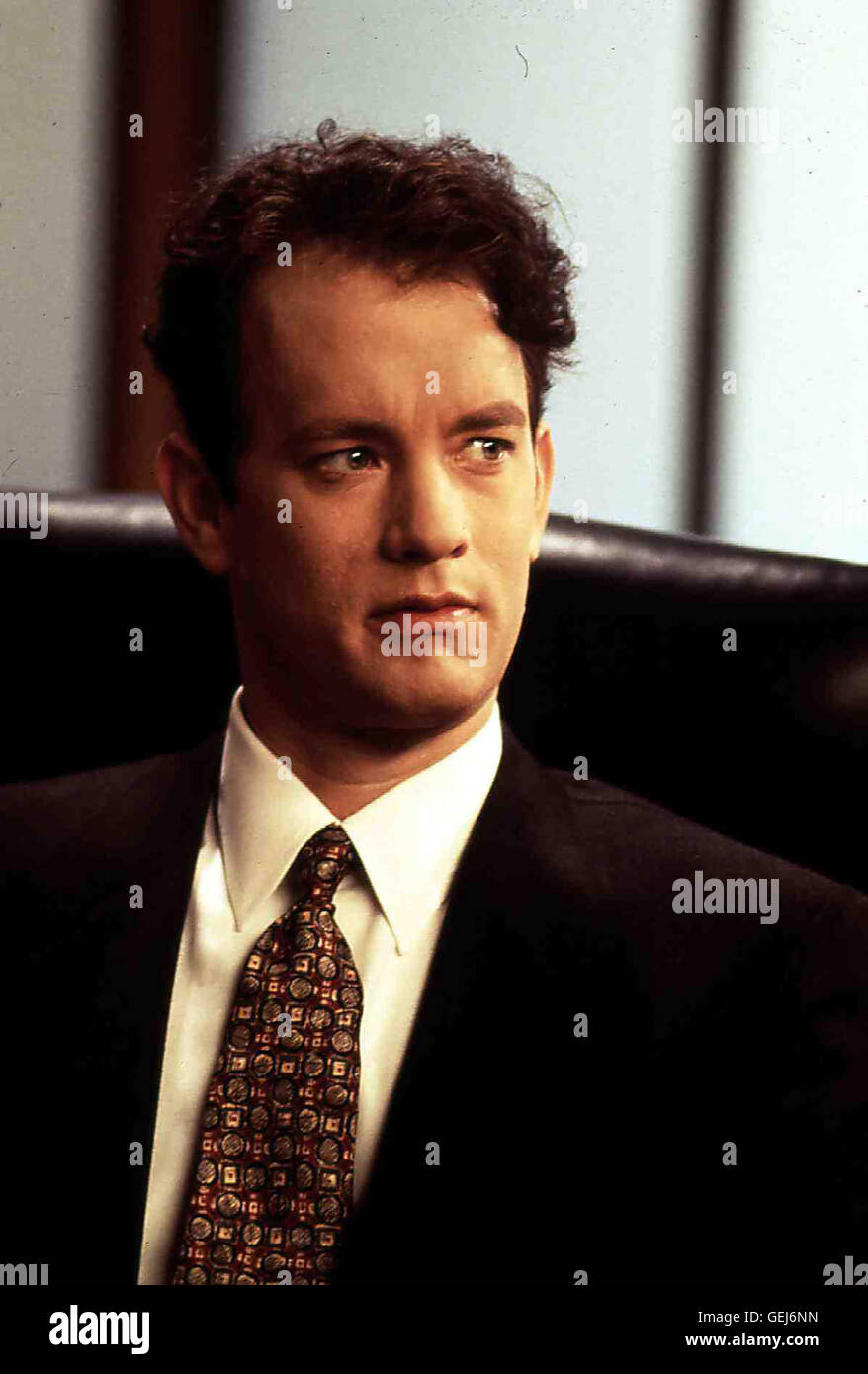TOM HANKS 1993   Von heute auf morgen wird Andrew (Tom Hanks) entlassen. *** Local Caption *** 1993, Philadelphia, Philadelphia Stock Photo