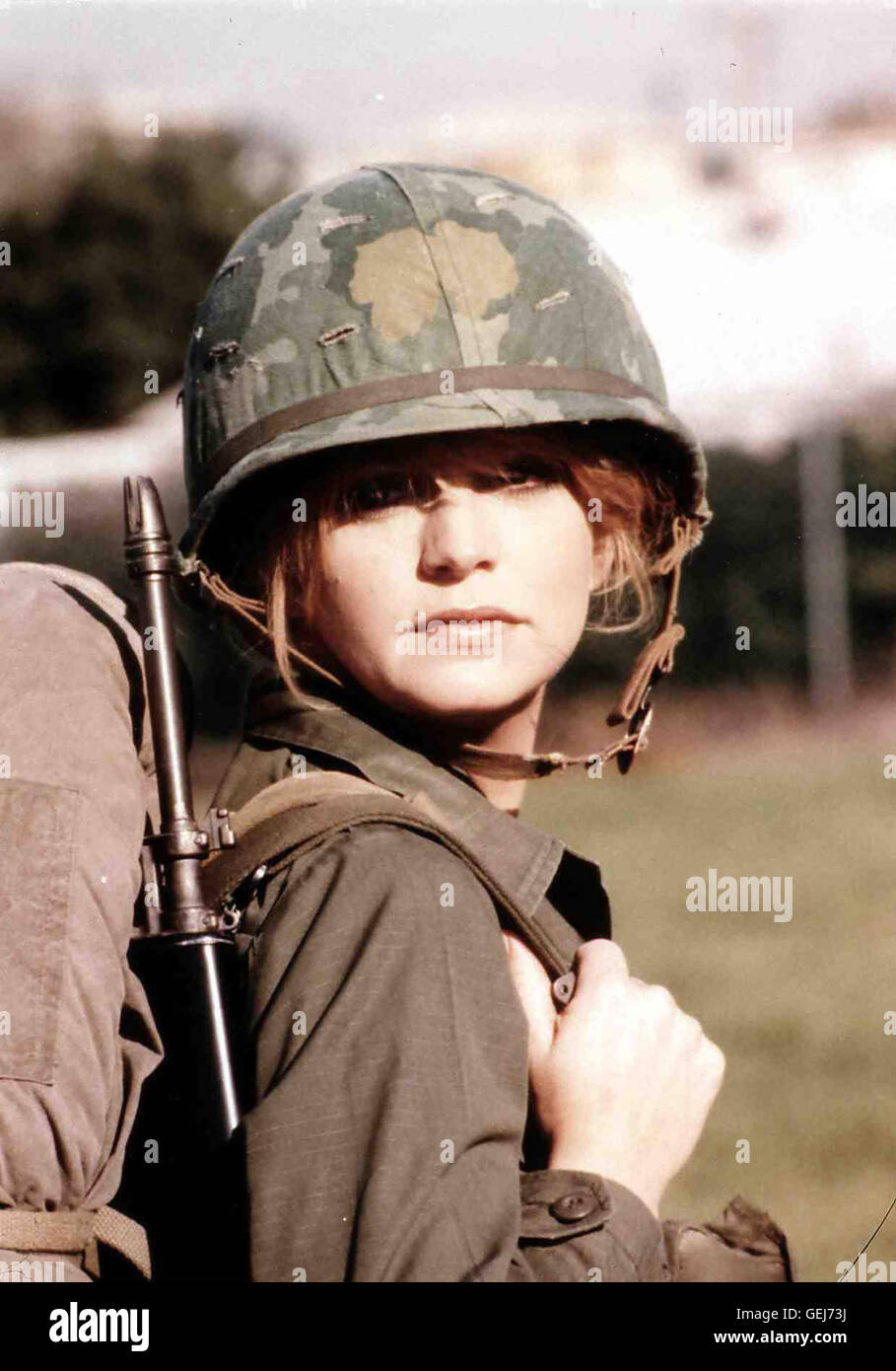 Goldie Hawn Judy (Goldie Hawn,) hat's als Frau nicht leicht beim Militaer.  *** Local Caption *** 1980, 1980er, 1980s, Film, Private Benjamin, female soldier, Schuetze Benjamin Stock Photo