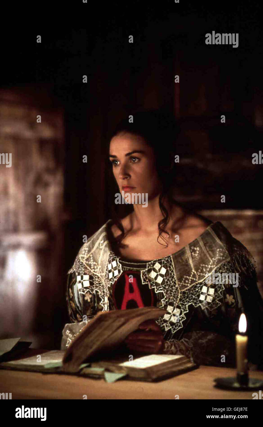 Demi Moore  Als die schöne und selbstbewusste Hester Prynne (Demi Moore) ohne ihren Ehemann in die neuenglische Siedlung New Jerusalem einreist, zieht sie den Unmut der Nachbarn auf sich. *** Local Caption *** 1995, Scarlet Letter, Der Scharlachrote Buchstabe Stock Photo