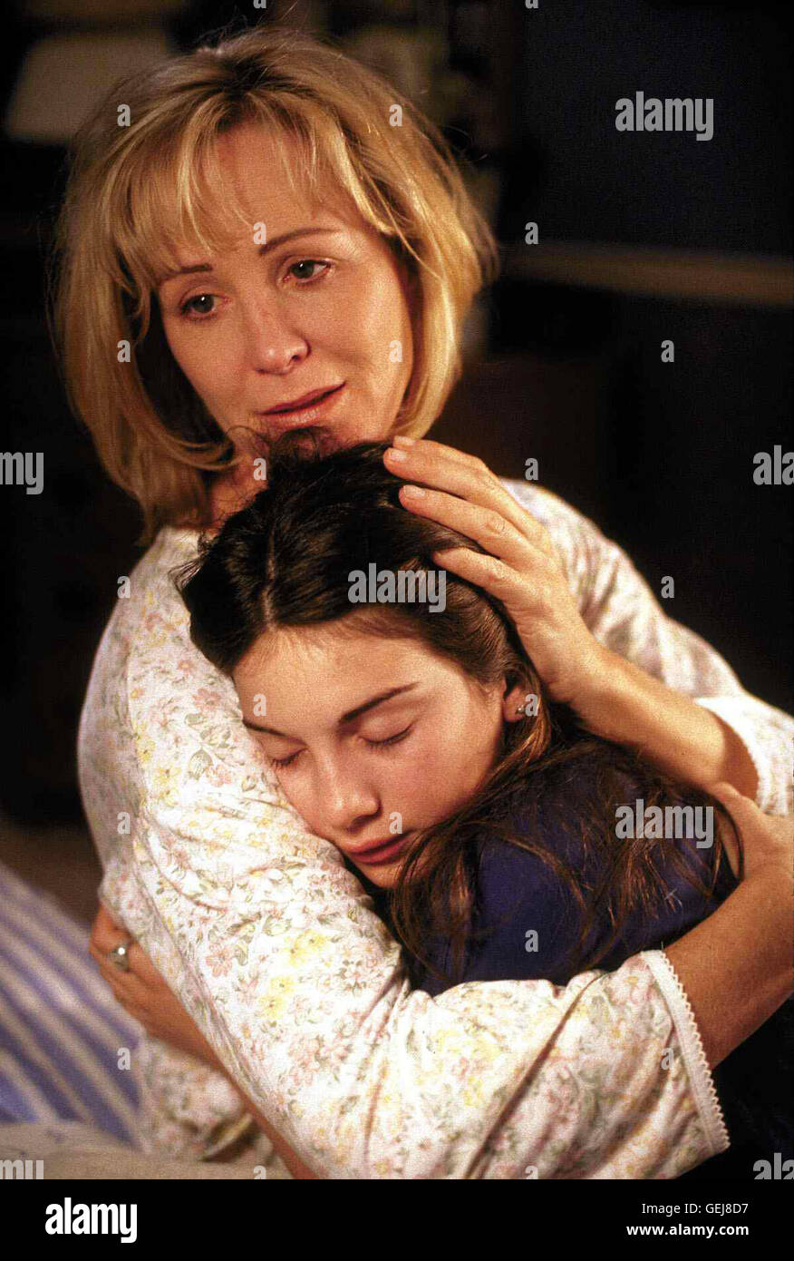 Joanna Kerns, Gaby Hoffmann -   Andrea (Gaby Hoffmann,r) dagegen ist fasziniert von ihrer leiblichen Mutter, die ihr ein aufregenden Leben in Chicago verspricht. Laura (Joanna Kerns) hat Angst, Andrea zu verlieren.  *** Local Caption *** 1995, Semi-Precio Stock Photo