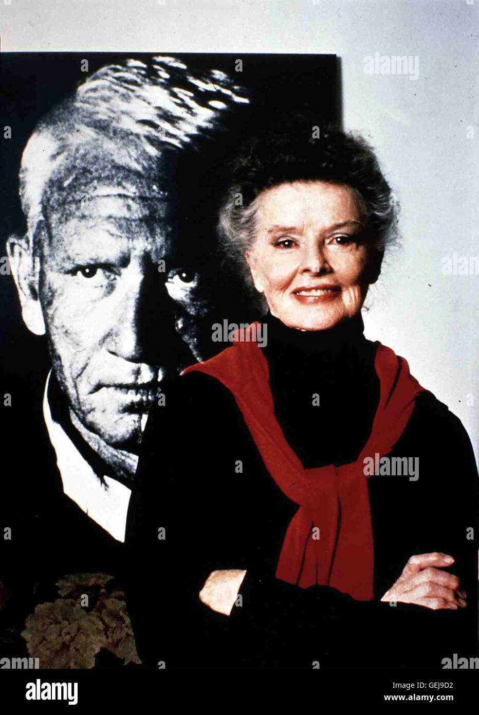 Eine Dokumentation, kommentiert von Katherine Hepburn, zeigt den unvergessenen Schauspieler Spencer Tracy in vielen Filmausschnitten.  *** Local Caption *** 1986, 1980er, 1980s, Katherine Hepburn, Spencer Tracy Legacy: A Tribute By Kathe, portrait, Spencer Tracy - Ein Porträt Von K. Hepburn Stock Photo