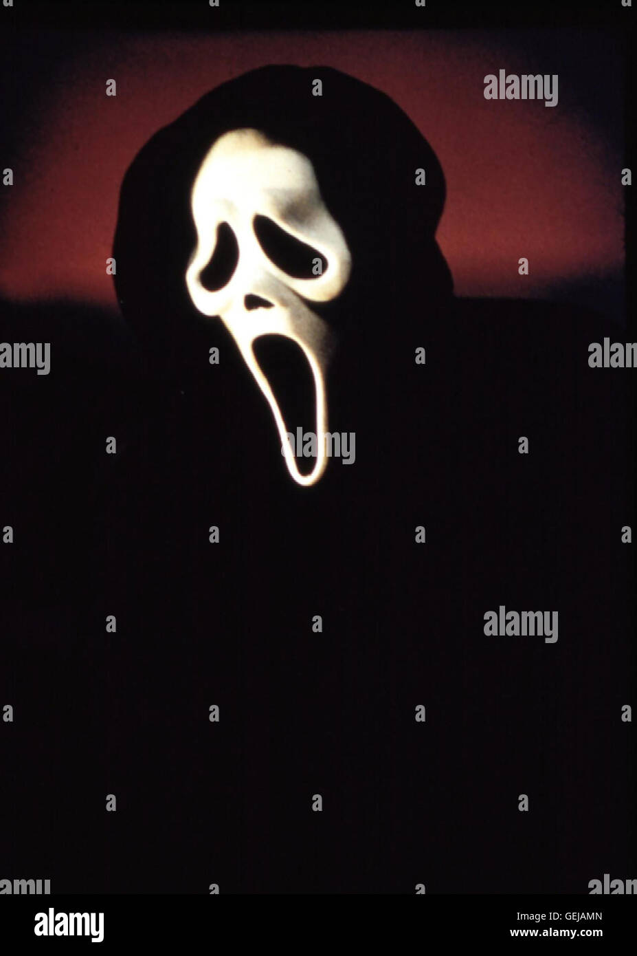 Der Killer mit der Maske bringt waehrend der Dreharbeiten zu einem Horrorfilm nach und nach die Darsteller um. *** Local Caption *** 2000, Scream 3, Scream 3 Stock Photo