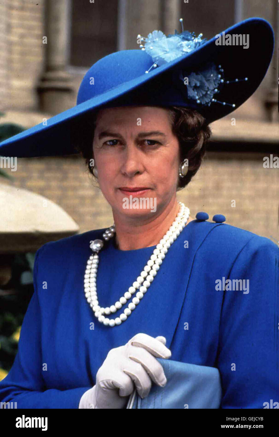 Queen Elizabeth (Carolyn Sadowska) *** Local Caption *** 1992, Women Of Windsor, Zwischen Bett Und Thron (1+2) Stock Photo