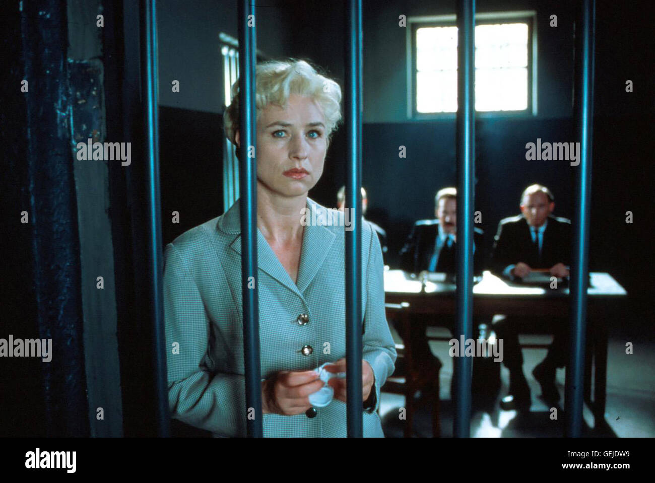 Corinna Harfouch Vera Bruehne (Corinna Harfouch) wird verhoert. *** Local Caption *** 2001, Vera Brühne, Vera Bruehne Stock Photo