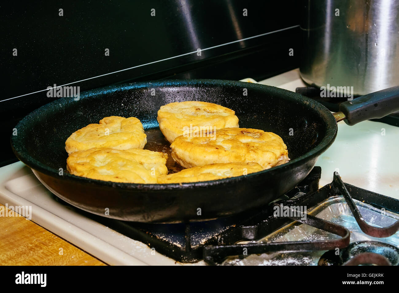 cooking deep fried meat pies Stock Photo Alamy