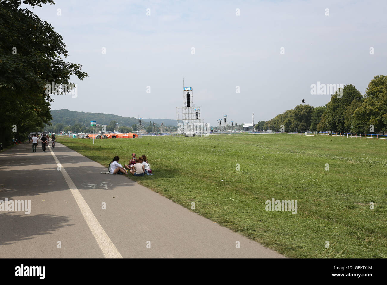 Krakow, Poland, 27th July 2016: Young people gather to the World Youth Day. Preperations started for the Holy Mass in Cracow Blonie  Credit: Madeleine Ratz/Alamy Live News Stock Photo