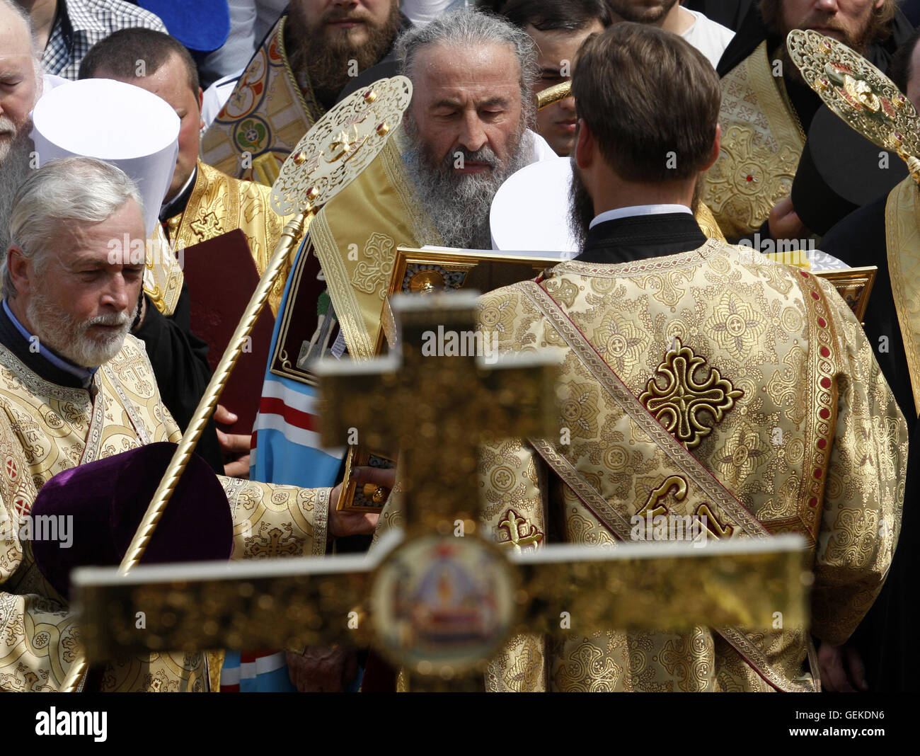 Kiev, Ukraine. 27th July, 2016.  Head of Ukraine's Orthodox Church of Moscow Patriarchy Metropolitan Onufry (C) conducts a prayer service held at the St. Vladimir's Hill, marking the 1028th anniversary of the Baptism of Kievan Rus in Kiev on July 27, 2016. Credit:  Anatolii Stepanov/ZUMA Wire/Alamy Live News Stock Photo