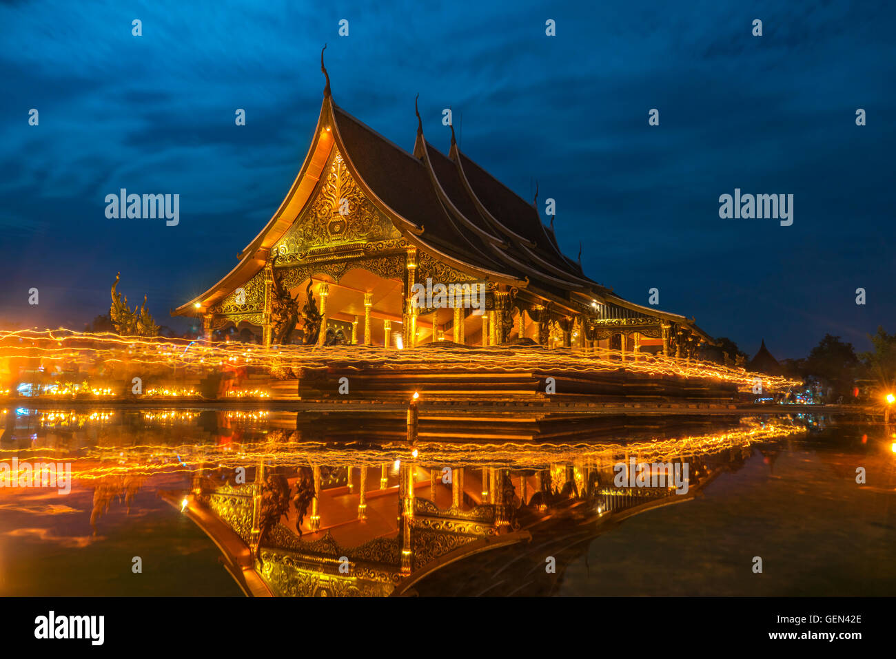 Candle Lit Walk Around The Temple Hi res Stock Photography And Images Candle Lit Walk Around The Temple Hi res Stock Photography And Images