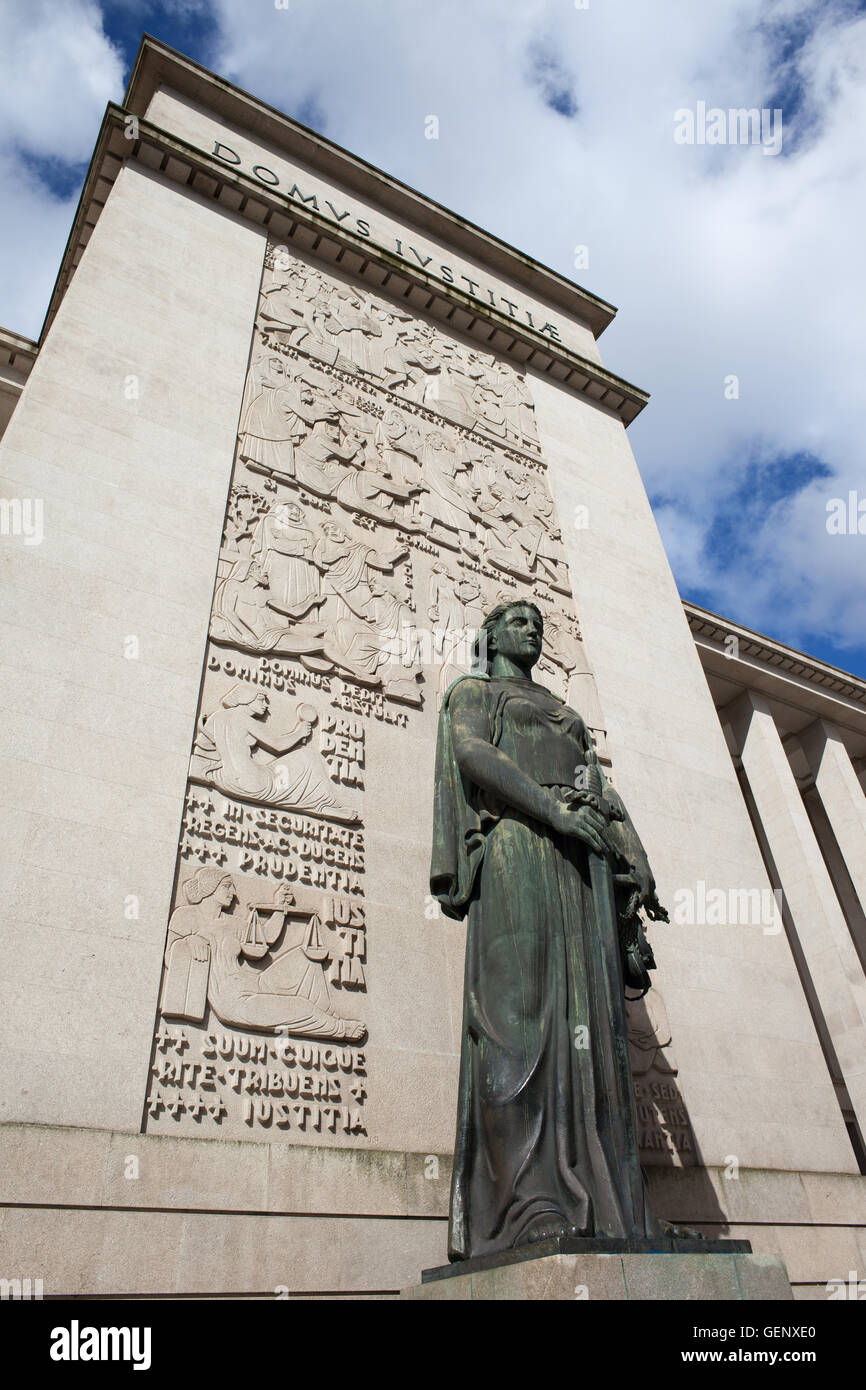 Justice statue porto hires stock photography and images Alamy