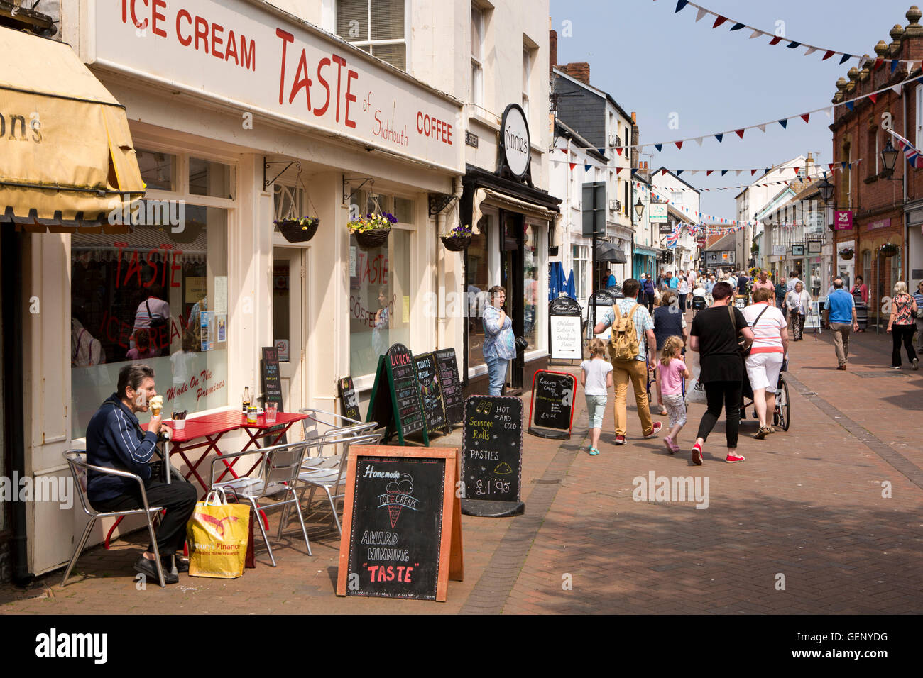 UK, England, Devon, Sidmouth, Old Fore Street, Taste Cafe and ice cream shop Stock Photo