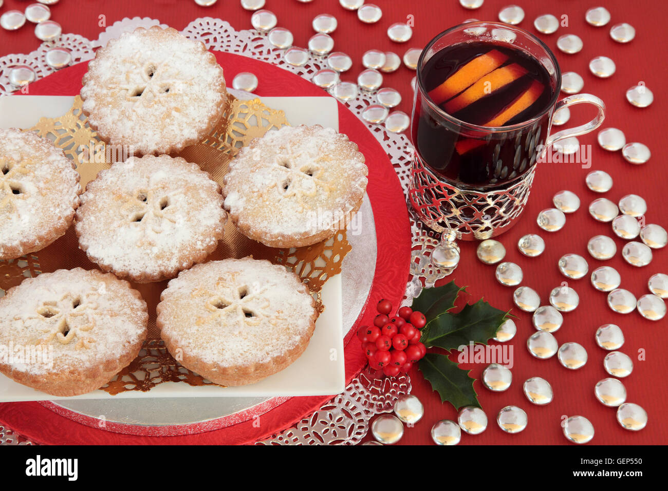 Christmas mince pie cakes with mulled wine, holly and silver chocolate ...